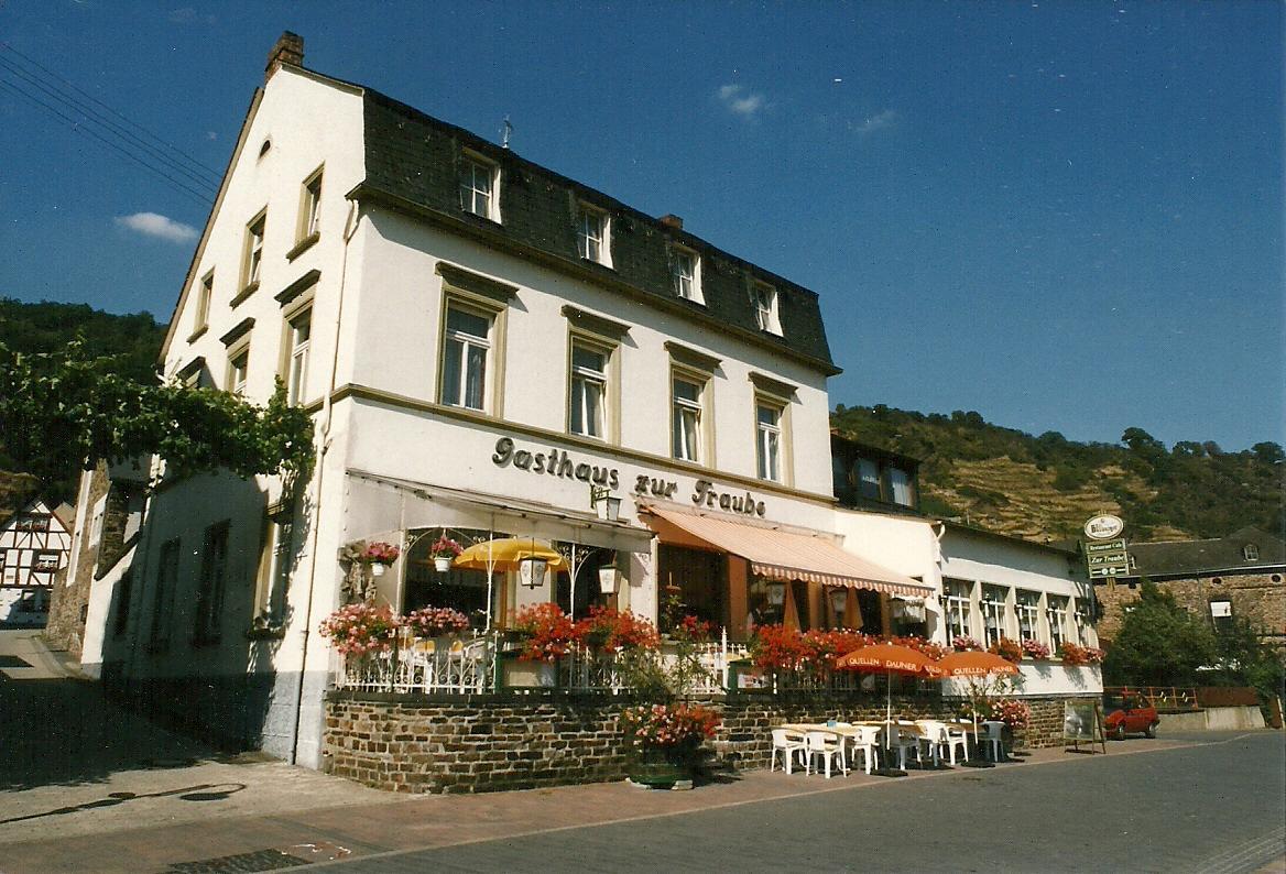 Gasthaus Zur Traube Hatzenport Exterior foto