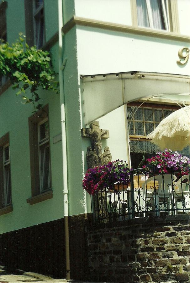 Gasthaus Zur Traube Hatzenport Exterior foto