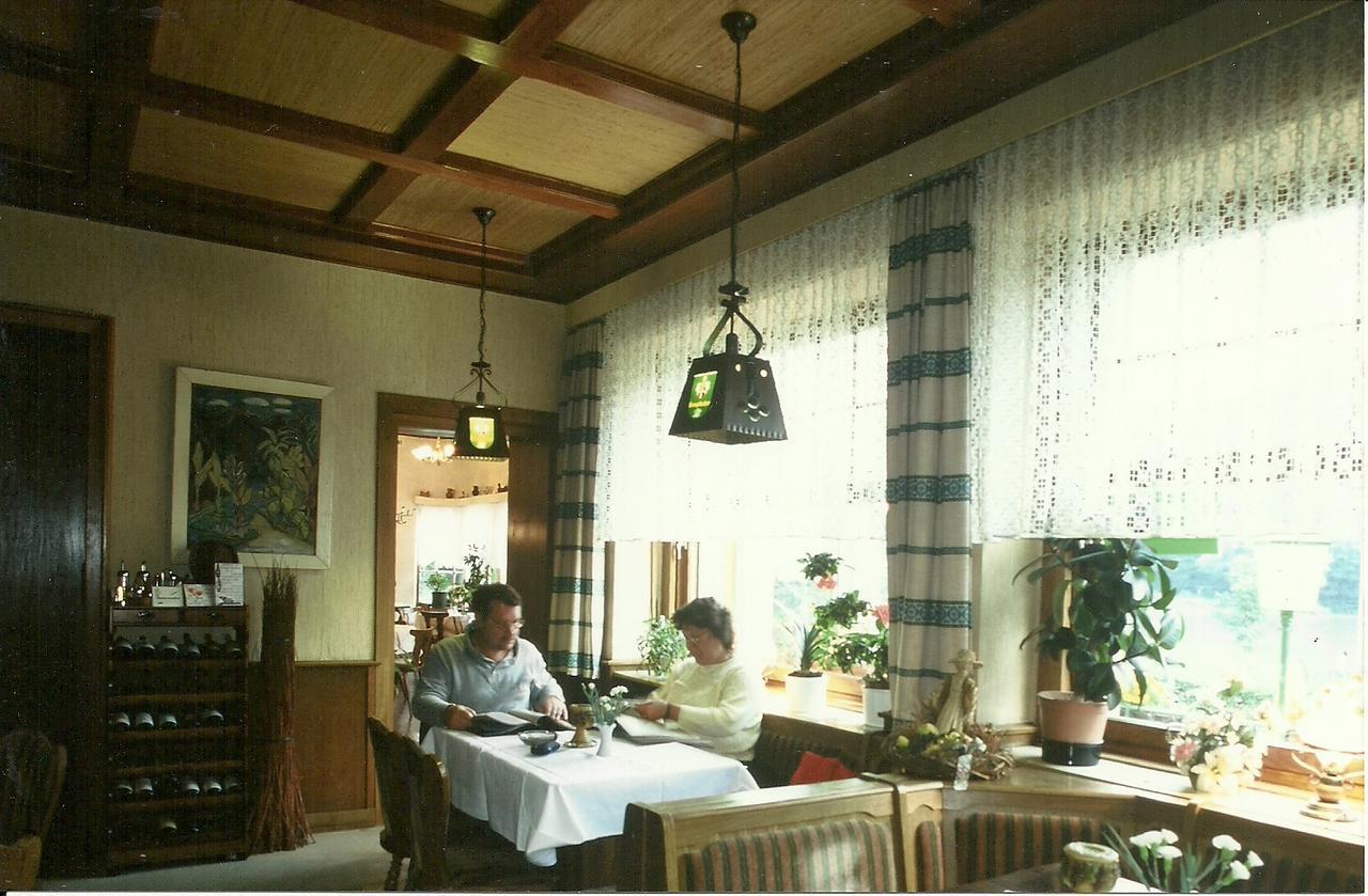 Gasthaus Zur Traube Hatzenport Exterior foto