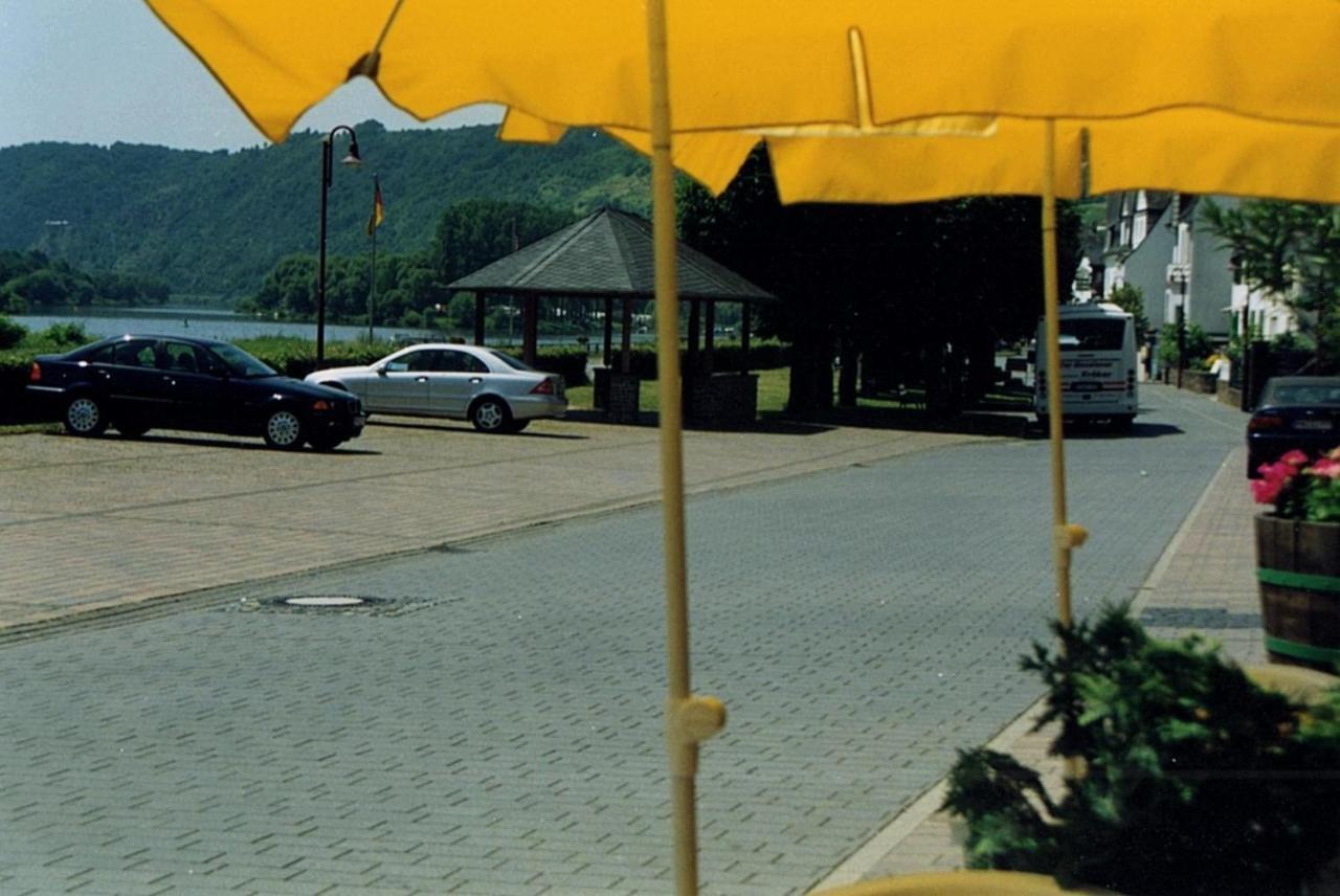 Gasthaus Zur Traube Hatzenport Exterior foto